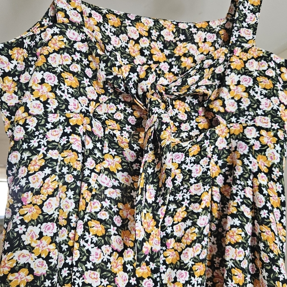 BCBGeneration Tie Back Babydoll Mini Dress in Floral Garden size Medium - Picture 5 of 9